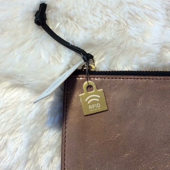 Fossil Rose Gold Zippered Wallet - Picture 3 of 3